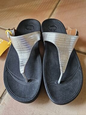 NWT Fitflop The Skinny Toe Post Slide Sandals